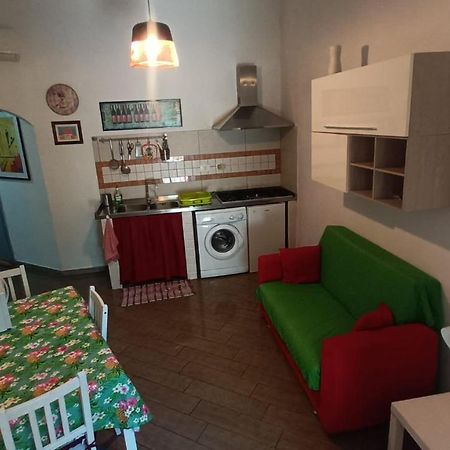 Vercelli Guest House Near San Giovanni ローマ エクステリア 写真