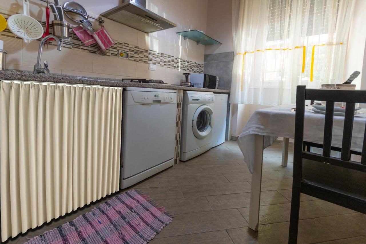 Vercelli Guest House Near San Giovanni ローマ エクステリア 写真