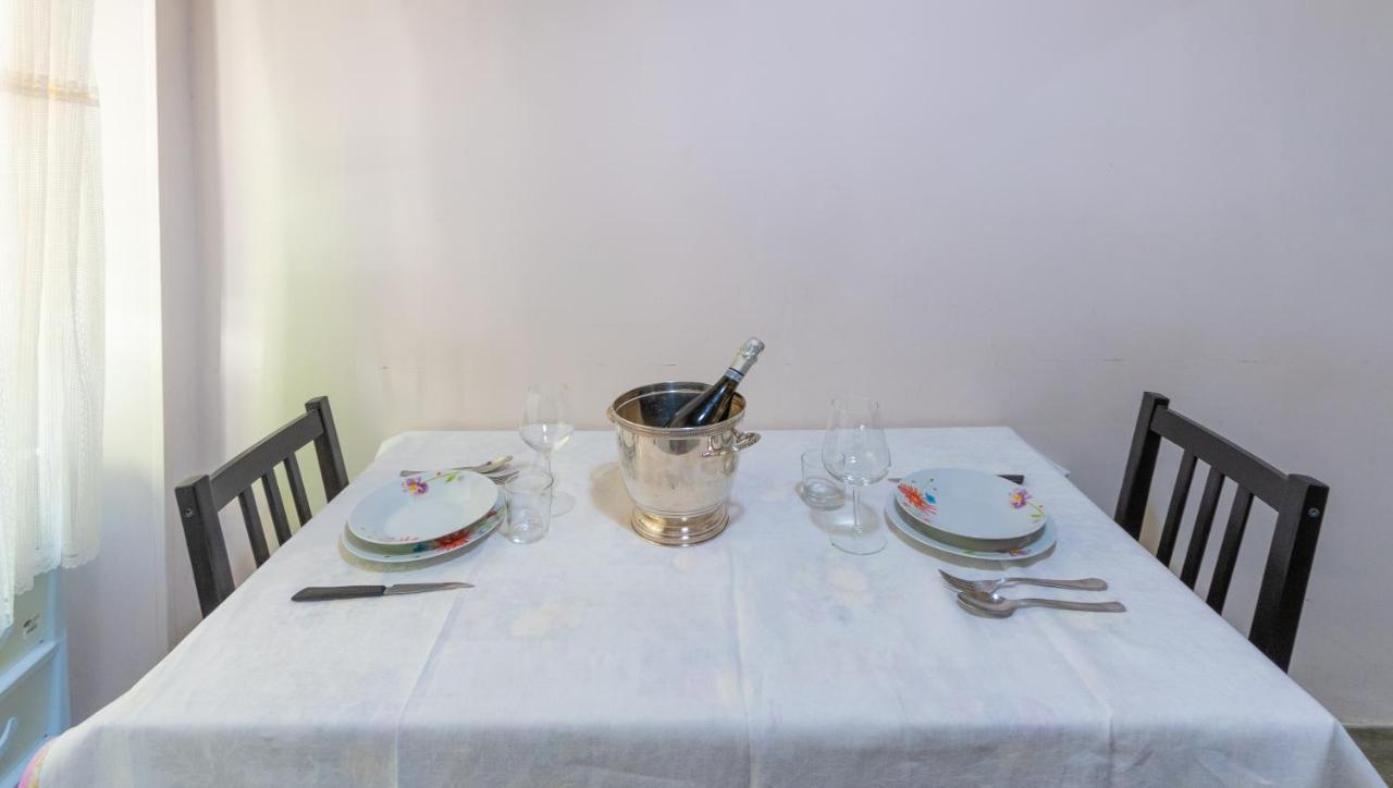 Vercelli Guest House Near San Giovanni ローマ エクステリア 写真
