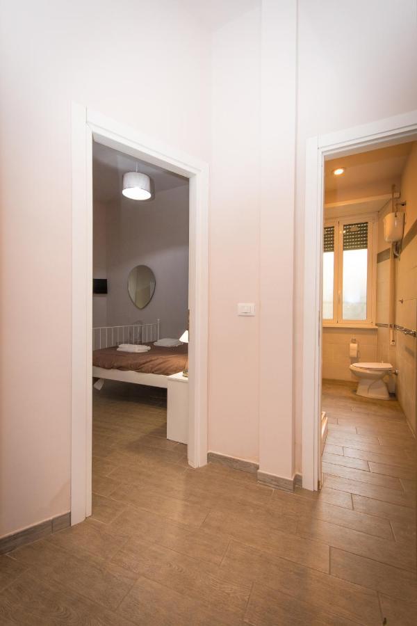 Vercelli Guest House Near San Giovanni ローマ エクステリア 写真
