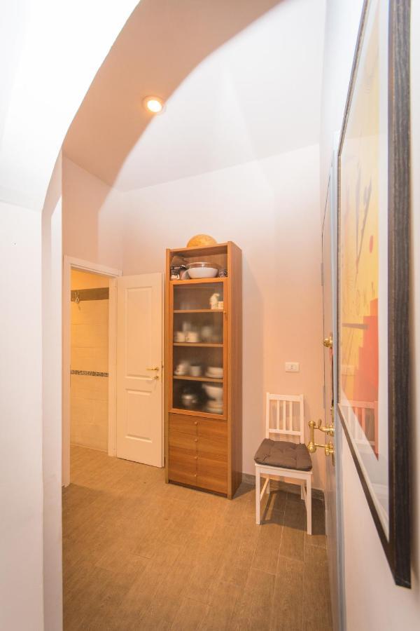 Vercelli Guest House Near San Giovanni ローマ エクステリア 写真