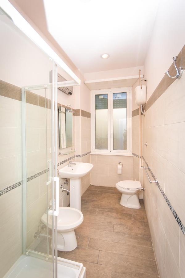 Vercelli Guest House Near San Giovanni ローマ エクステリア 写真