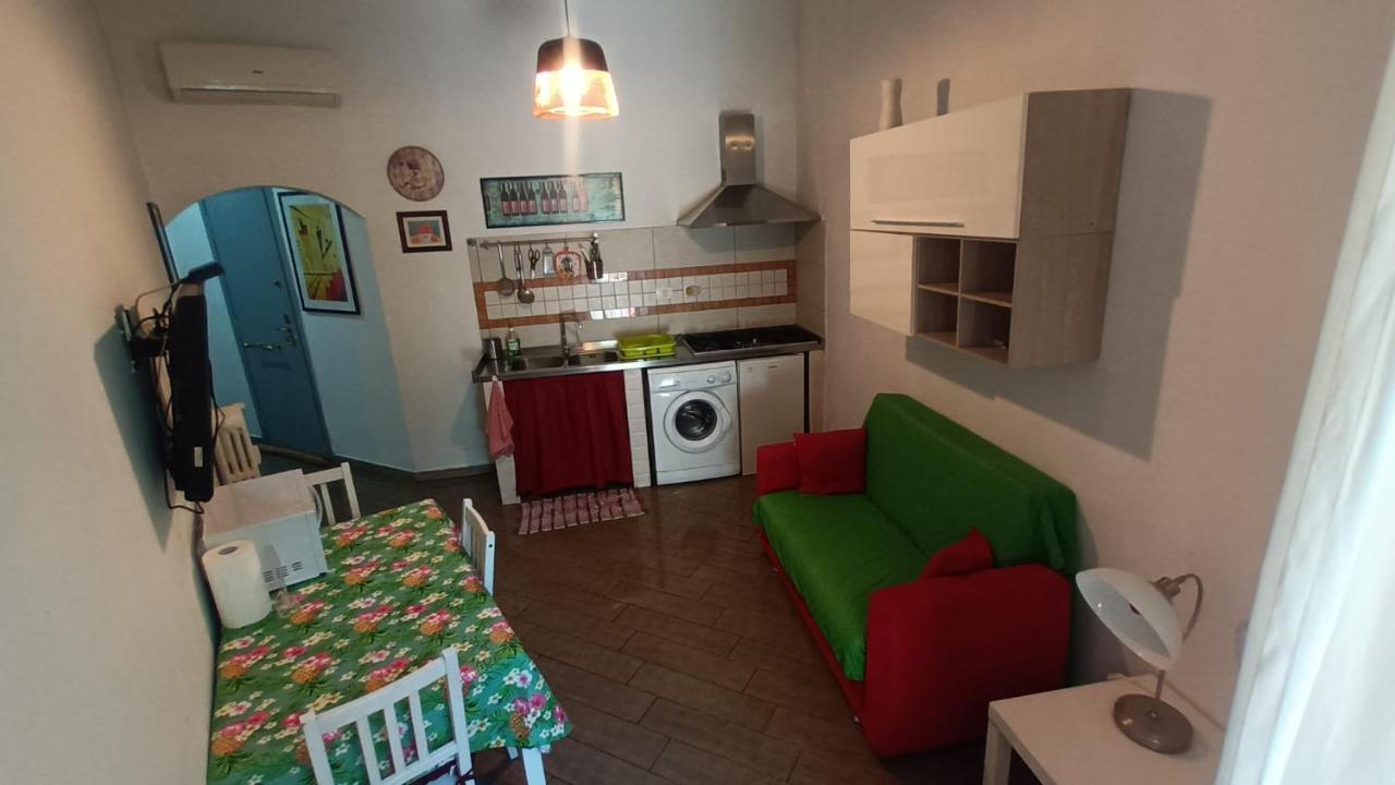 Vercelli Guest House Near San Giovanni ローマ エクステリア 写真